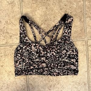 Lululemon sports bra size 6